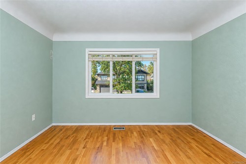 1711 Christmas Ave, Saanich, BC 