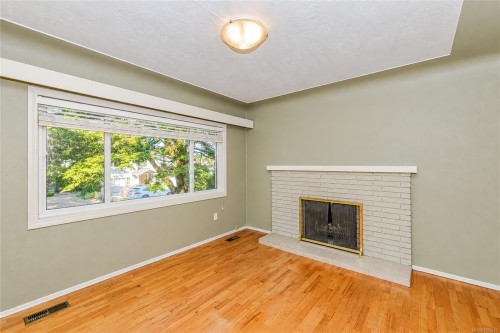 1711 Christmas Ave, Saanich, BC 