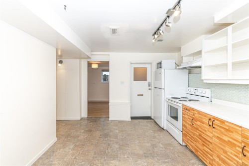 1711 Christmas Ave, Saanich, BC 