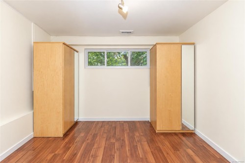 1711 Christmas Ave, Saanich, BC 