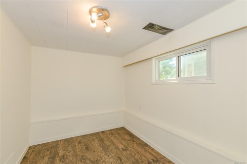 1711 Christmas Ave, Saanich, BC 