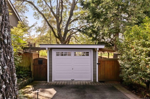 1461 Derby Rd, Saanich, BC 