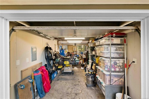 1461 Derby Rd, Saanich, BC 