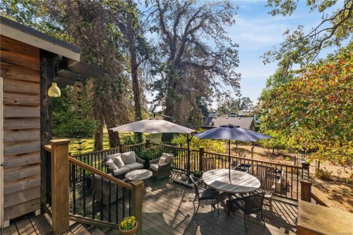 1461 Derby Rd, Saanich, BC 