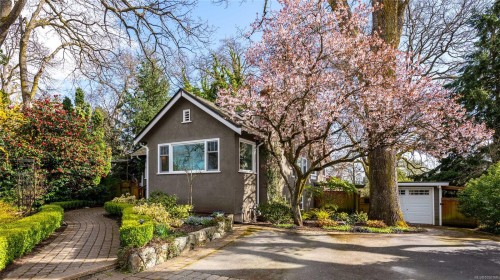 1461 Derby Rd, Saanich, BC 