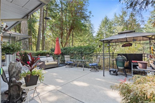 661 Millstream Lake Rd, Highlands, BC 