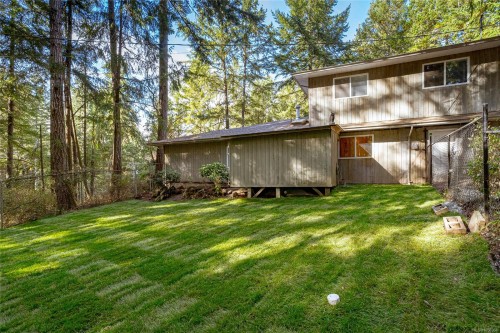 661 Millstream Lake Rd, Highlands, BC 