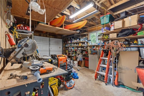 661 Millstream Lake Rd, Highlands, BC 