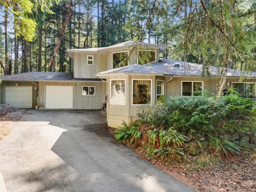 661 Millstream Lake Rd, Highlands, BC 