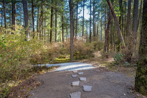 661 Millstream Lake Rd, Highlands, BC 