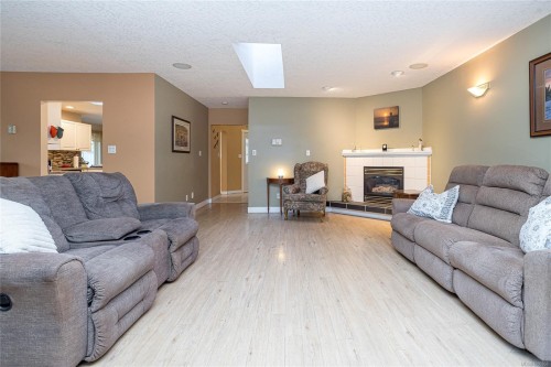 661 Millstream Lake Rd, Highlands, BC 
