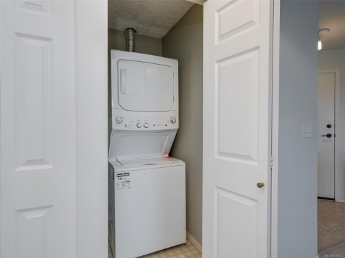 #301-837 Selkirk Ave, Esquimalt, BC 