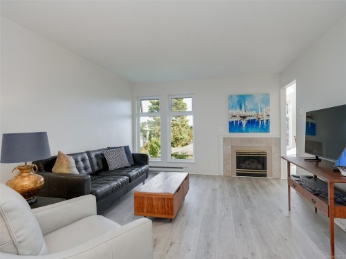#301-837 Selkirk Ave, Esquimalt, BC 