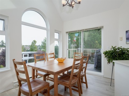 #301-837 Selkirk Ave, Esquimalt, BC 