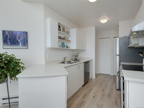 #301-837 Selkirk Ave, Esquimalt, BC 