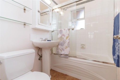 1747 Newton St, Victoria, BC 