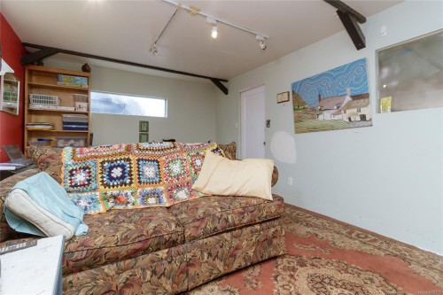 1747 Newton St, Victoria, BC 
