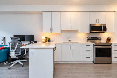 #207-707 Treanor Ave, Langford, BC 
