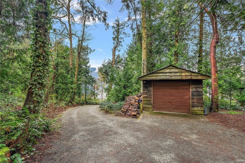 976 Lands End Rd, North Saanich, BC 