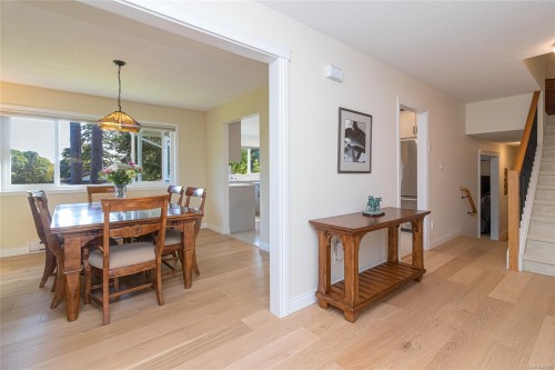 779 Menawood Pl, Saanich, BC 