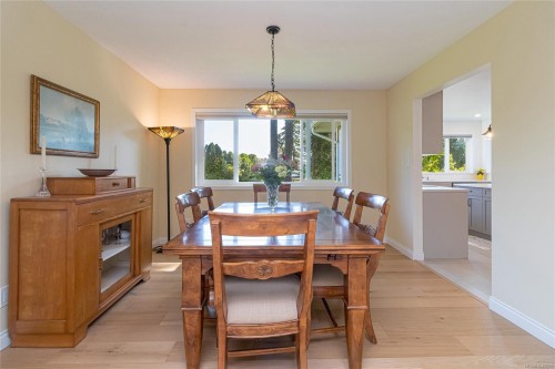 779 Menawood Pl, Saanich, BC 