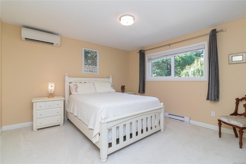 779 Menawood Pl, Saanich, BC 