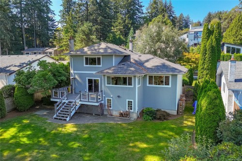 779 Menawood Pl, Saanich, BC 