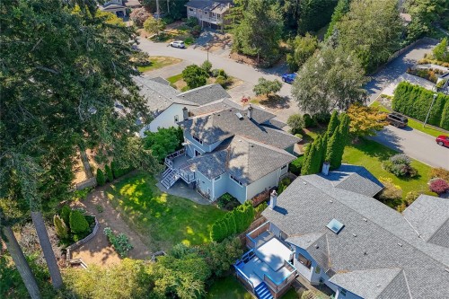 779 Menawood Pl, Saanich, BC 