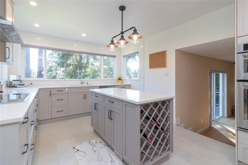 779 Menawood Pl, Saanich, BC 