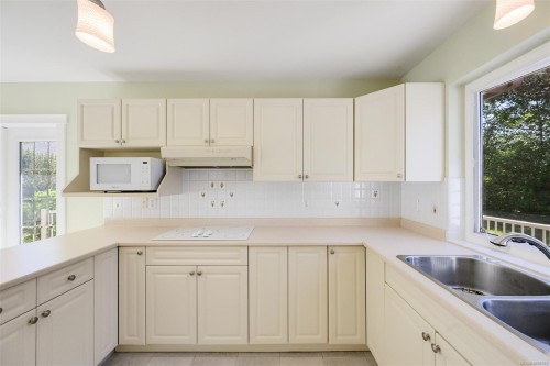 574 Cedar Cres, Cobble Hill, BC 