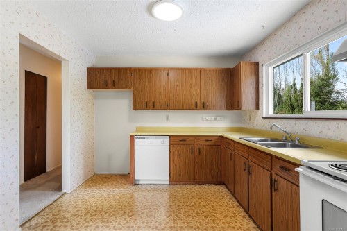 1456 Dogwood Ave, Comox, BC 