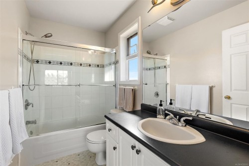 10347 Bowerbank Rd, Sidney, BC 