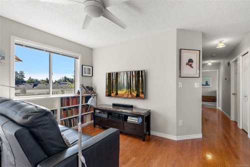 10347 Bowerbank Rd, Sidney, BC 