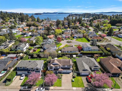 10347 Bowerbank Rd, Sidney, BC 