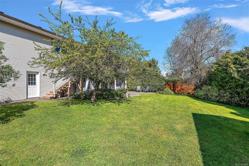 10347 Bowerbank Rd, Sidney, BC 