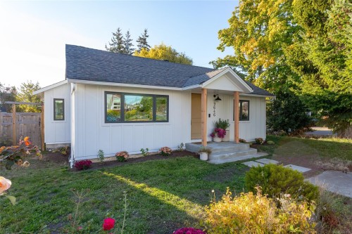 9646 Fifth St, Sidney, BC 