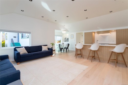 9646 Fifth St, Sidney, BC 