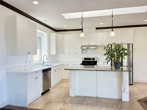 5739 Bradbury Rd, Nanaimo, BC 
