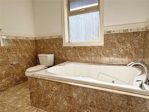 5739 Bradbury Rd, Nanaimo, BC 