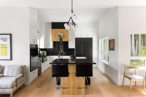 10900 Greenpark Dr, North Saanich, BC 
