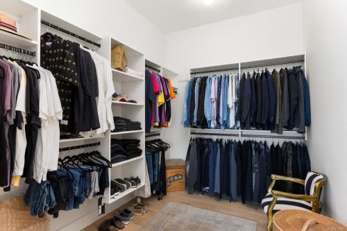 10900 Greenpark Dr, North Saanich, BC 