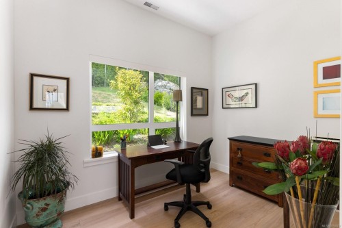 10900 Greenpark Dr, North Saanich, BC 