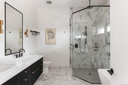 10900 Greenpark Dr, North Saanich, BC 