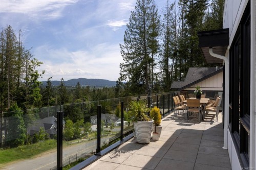 10900 Greenpark Dr, North Saanich, BC 