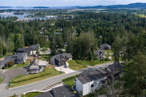 10900 Greenpark Dr, North Saanich, BC 