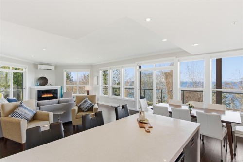 #204-439 College Rd, Qualicum Beach, BC 