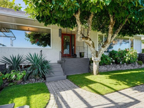 1809 Pritchard Rd, Cowichan Bay, BC 