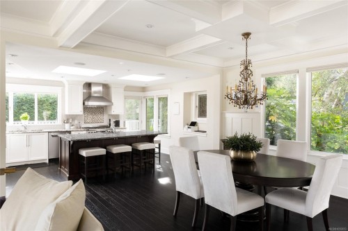 1033 Monterey Ave, Oak Bay, BC 