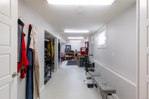 1033 Monterey Ave, Oak Bay, BC 