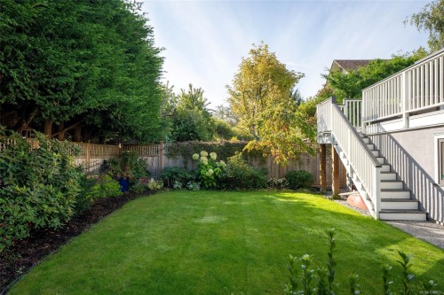 1033 Monterey Ave, Oak Bay, BC 